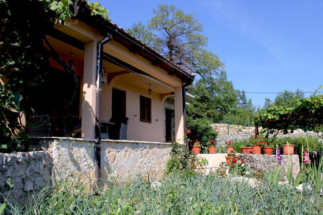 Holiday Home Gazevic Virpazar Exteriör bild