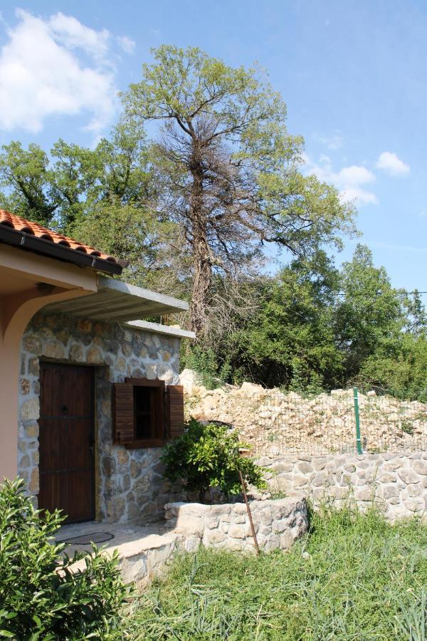 Holiday Home Gazevic Virpazar Exteriör bild