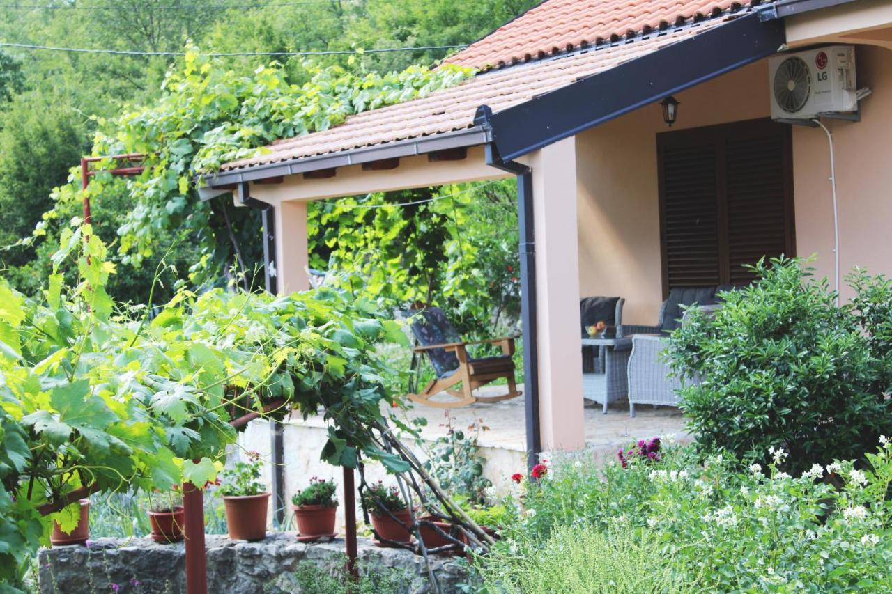 Holiday Home Gazevic Virpazar Exteriör bild