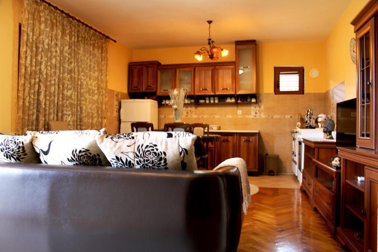 Holiday Home Gazevic Virpazar Exteriör bild